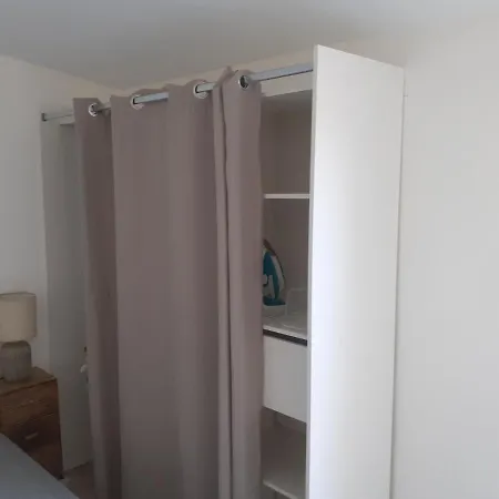 Holiday home Loft Avec Clim, Parking Et Jardin Proche De La Mer Sauvian