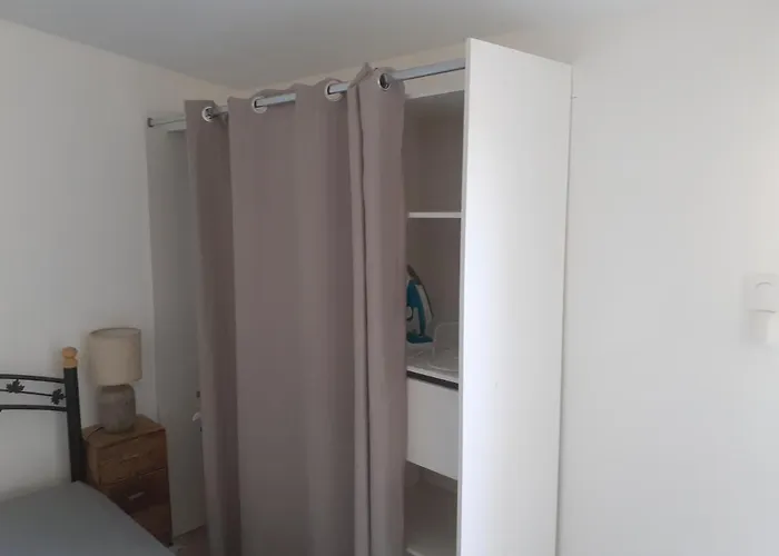 Prázdninový dům Loft Avec Clim, Parking Et Jardin Proche De La Sauvian