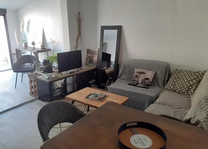 Prázdninový dům Loft Avec Clim, Parking Et Jardin Proche De La